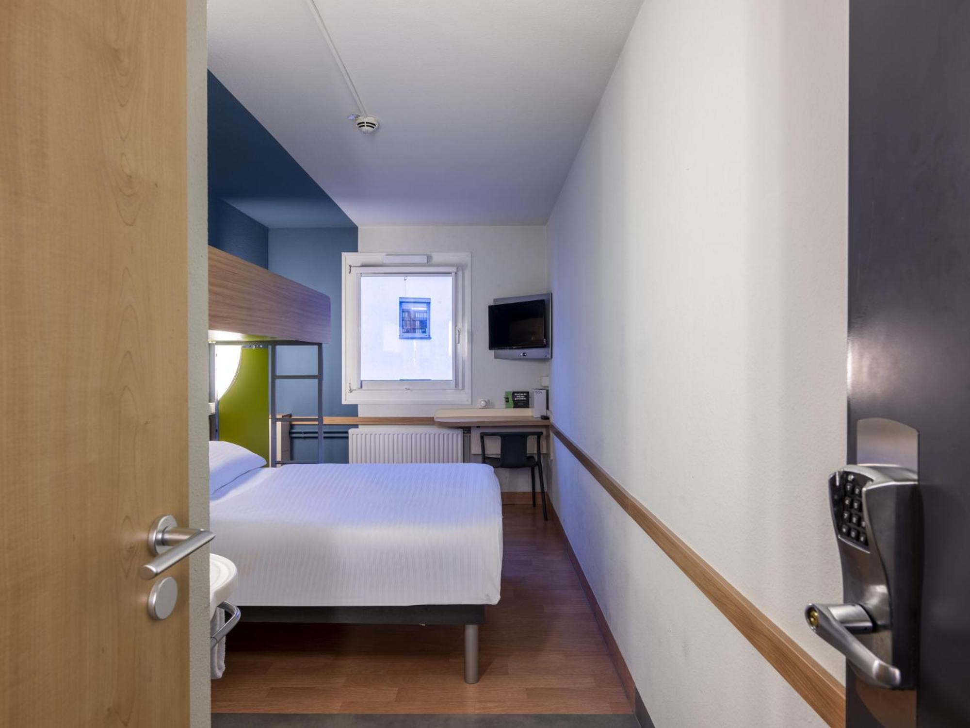 B&B Hotel Giessen-Linden Linden  ภายนอก รูปภาพ